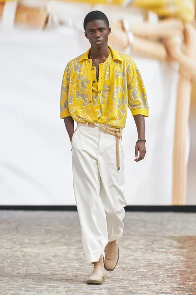 Look 22